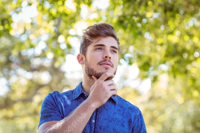 đẹp Trai Suy Nghĩ Hipster Trong Công Viên Suy Nghĩ Hipster Thời Trang Hình  Chụp Và Hình ảnh Để Tải Về Miễn Phí - Pngtree