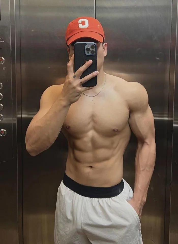 50+ ảnh trai đẹp 6 múi tập gym khoe cơ bụng sắc nét như tạc