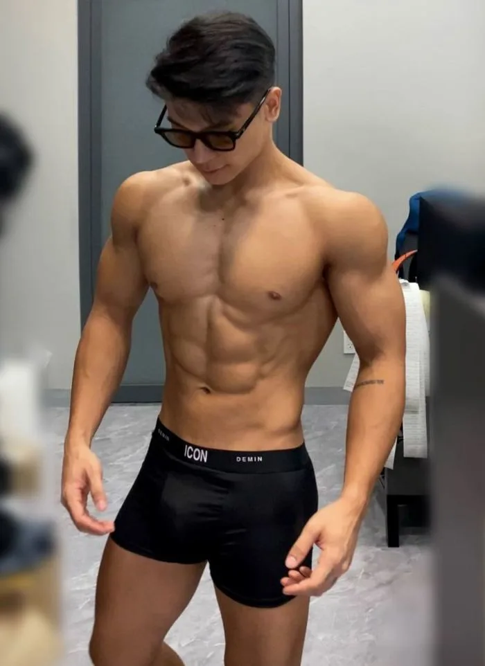 50+ ảnh trai đẹp 6 múi tập gym khoe cơ bụng sắc nét như tạc