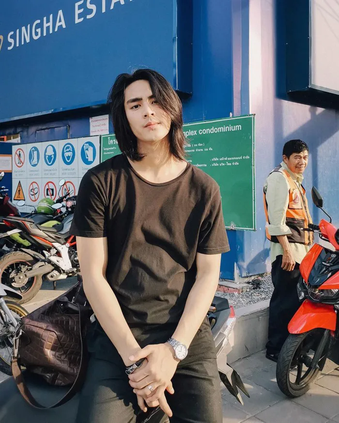 Hot boy Thái Lan nuôi tóc dài như 