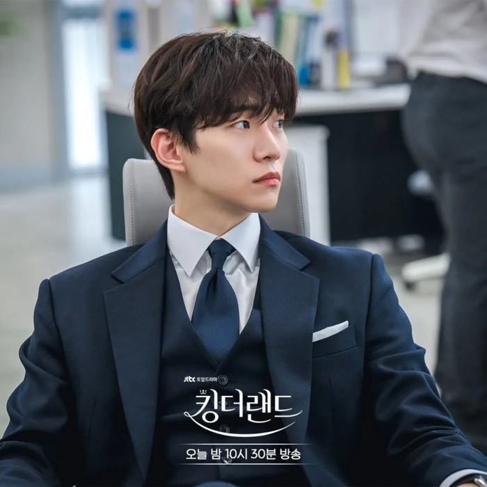 10 tổng tài đẹp trai nhất Hàn Quốc: Từ Hyun Bin đến Kim Jae Wook