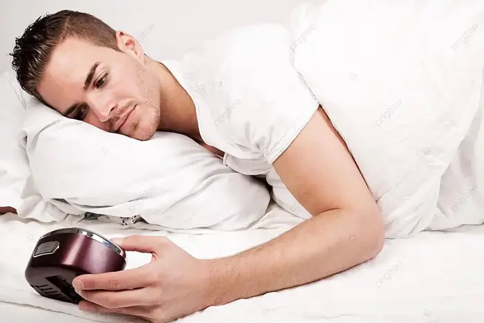 Chàng Trai Trẻ đẹp Trai Nằm Trên Giường Nhìn đồng Hồ ảnh Và Hình ảnh Để Tải  Về Miễn Phí - Pngtree