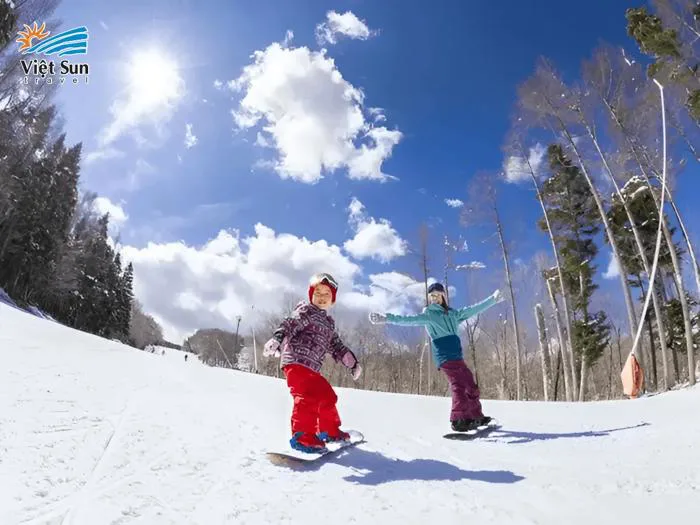 Trượt tuyết Fujiten Snow Resort - Trải nghiệm mùa đông tuyệt vời tại Nhật  Bản