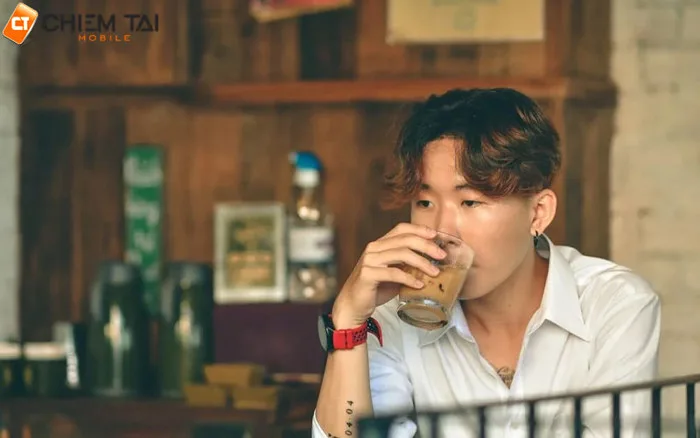 Cách tạo dáng chụp ảnh ngồi quán cafe cực kỳ DỄ THƯƠNG