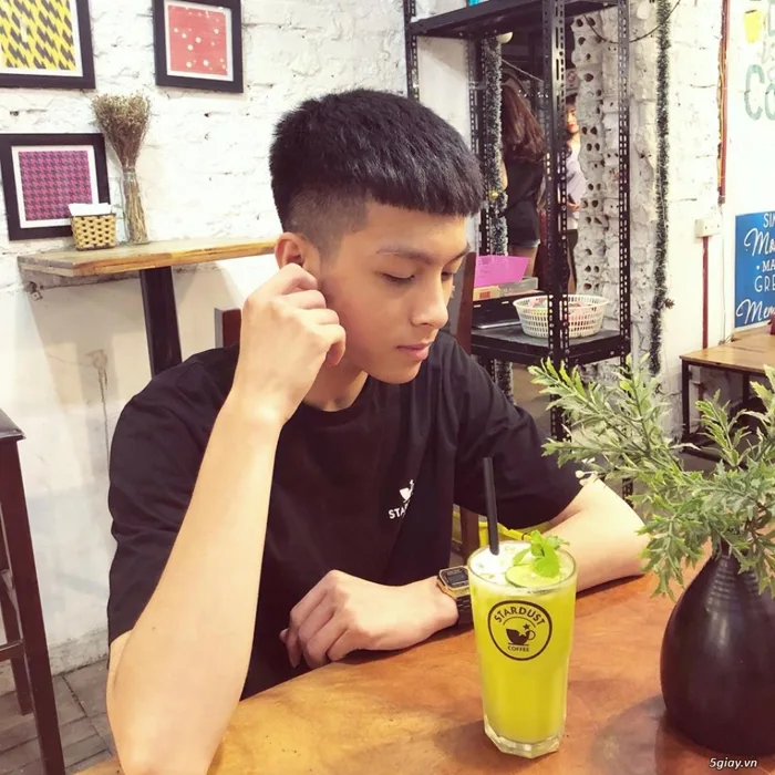 Ăn uống - Các bác có ngại khi vào quán cafe trai đẹp không? | 5giay