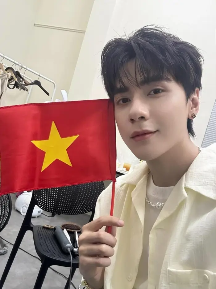 Ảnh trai đẹp Việt Nam gây sốt vì nhan sắc cực phẩm