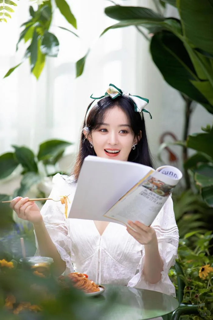 Triệu Lệ Dĩnh rạng rỡ xinh đẹp trong bộ ảnh đầu năm mới Triệu Lệ Dĩnh rạng rỡ xinh đẹp trong bộ ảnh đầu năm mới
