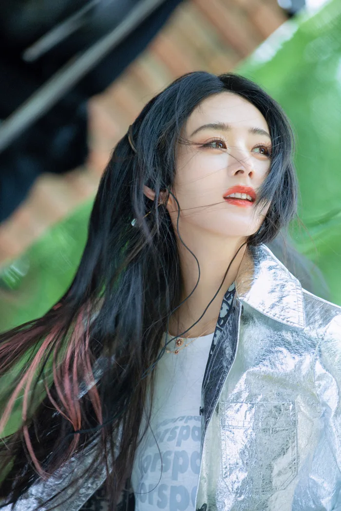 Ảnh hậu trường của Triệu Lệ Dĩnh được khen hết lời Ảnh hậu trường của Triệu Lệ Dĩnh được khen hết lời