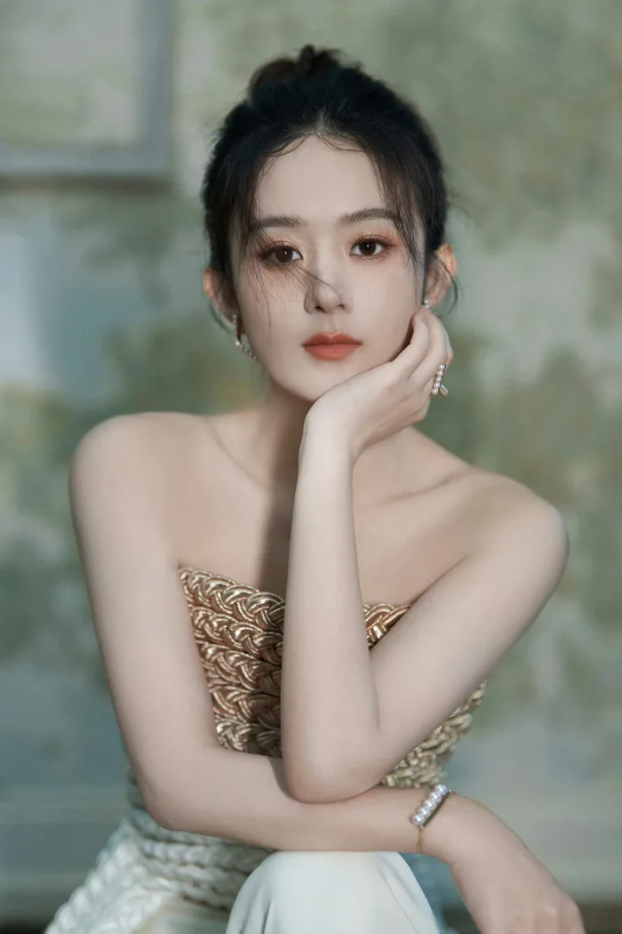 Con đường trở thành nữ hoàng phim truyền hình của Triệu Lệ Dĩnh Con đường trở thành nữ hoàng phim truyền hình của Triệu Lệ Dĩnh