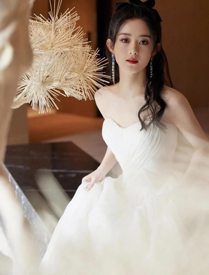 Triệu Lệ Dĩnh xinh như công chúa tham dự sự kiện | Báo Dân trí Triệu Lệ Dĩnh xinh như công chúa tham dự sự kiện | Báo Dân trí