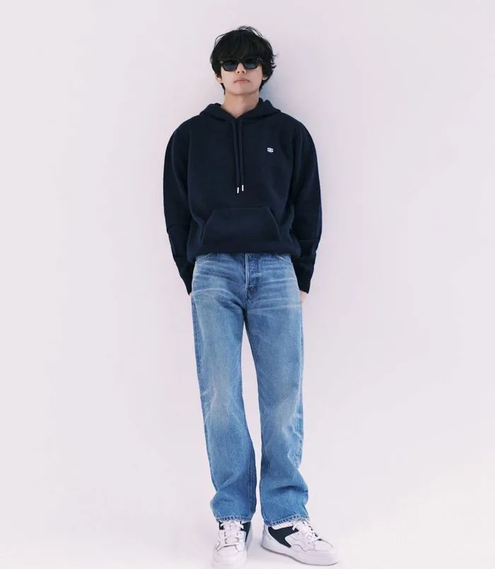 V (BTS) làm sập web Celine, gây cháy hàng sau khi đăng ảnh