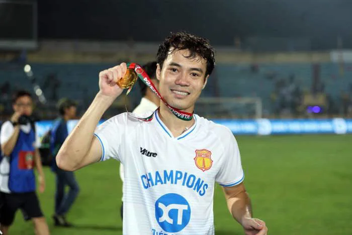 Tiền đạo Nguyễn Văn Toàn - ĐT Việt Nam: Làm tổng tài nhưng vẫn độc thân ở  tuổi 28