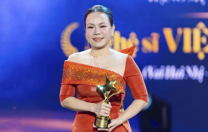 Việt Hương đón tin vui ở tuổi 50