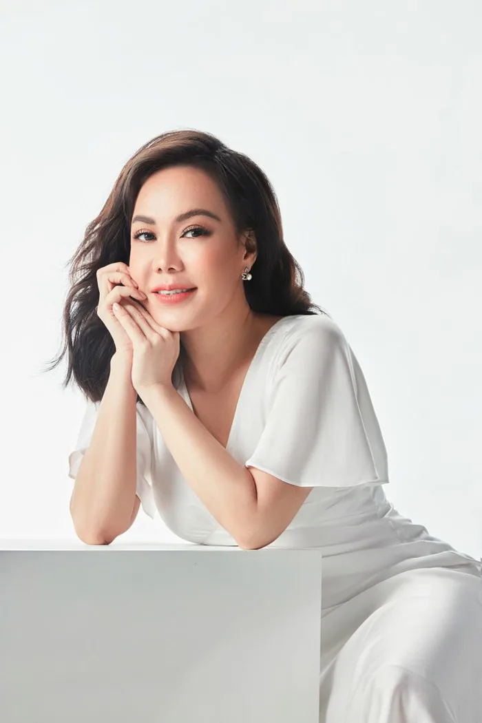 Nghệ sĩ Việt Hương: 