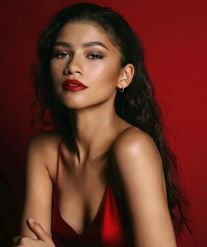 Zendaya - Nàng Tắc Kè Hoa Mới Của Làng Điện Ảnh Hollywood – ETEFT AUTHENTIC