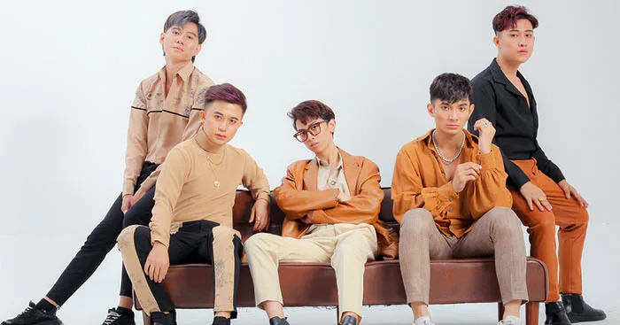 Viết về người nổi tiếng bằng tiếng Anh (35 Mẫu)